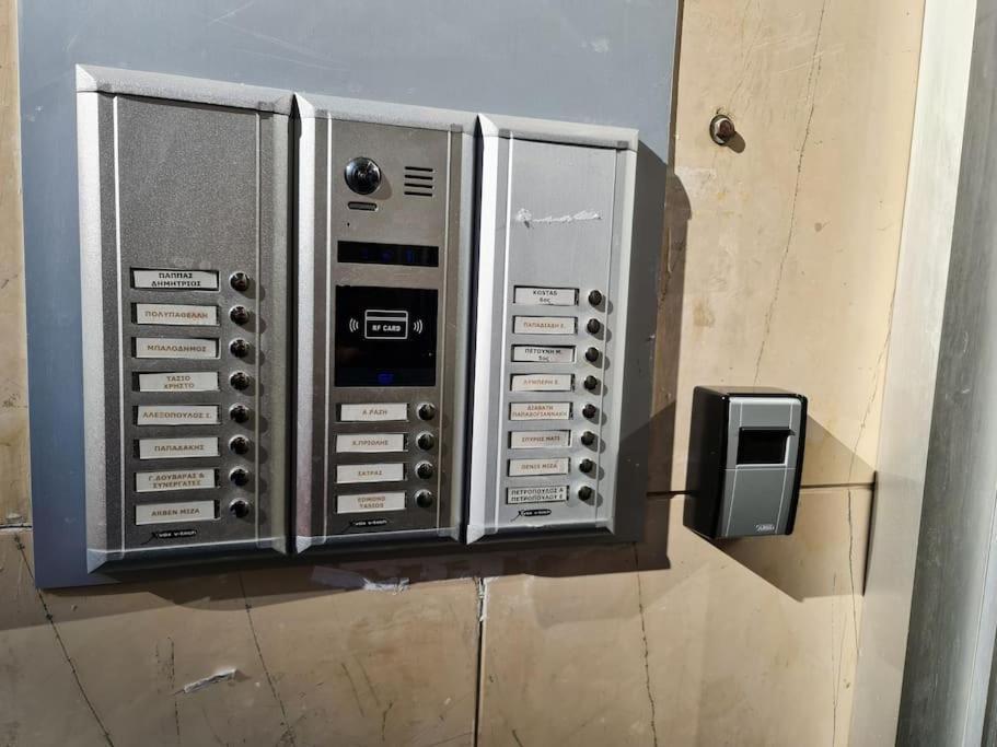 Καλινοβου 1 Κευελπιδων Πεδιον Αρεωσ Apartment Atena Exterior foto